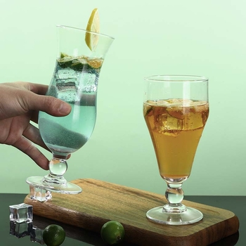 Pahar înalt, în formă de lalea, pentru cocktailuri, sucuri și băuturi reci