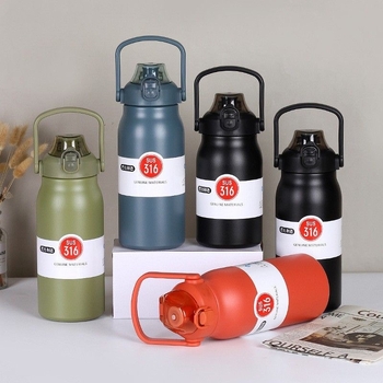 Sticlă sport minimalistă, cu capacitate mare, din oțel inoxidabil 316, izolație termică, mâner, portabil pentru activități în aer liber