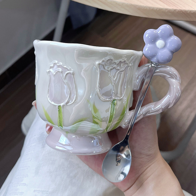 Cană ceramică în formă de lalea, înaltă și elegantă, cadou ideal pentru zile de naștere și nunți
