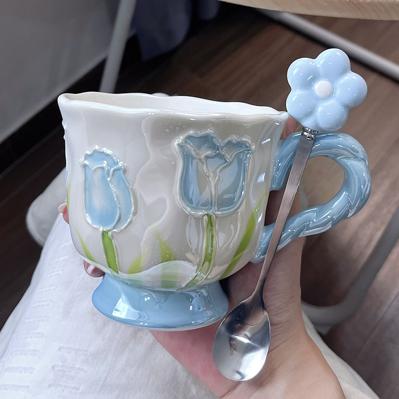 Cană ceramică în formă de lalea, înaltă și elegantă, cadou ideal pentru zile de naștere și nunți