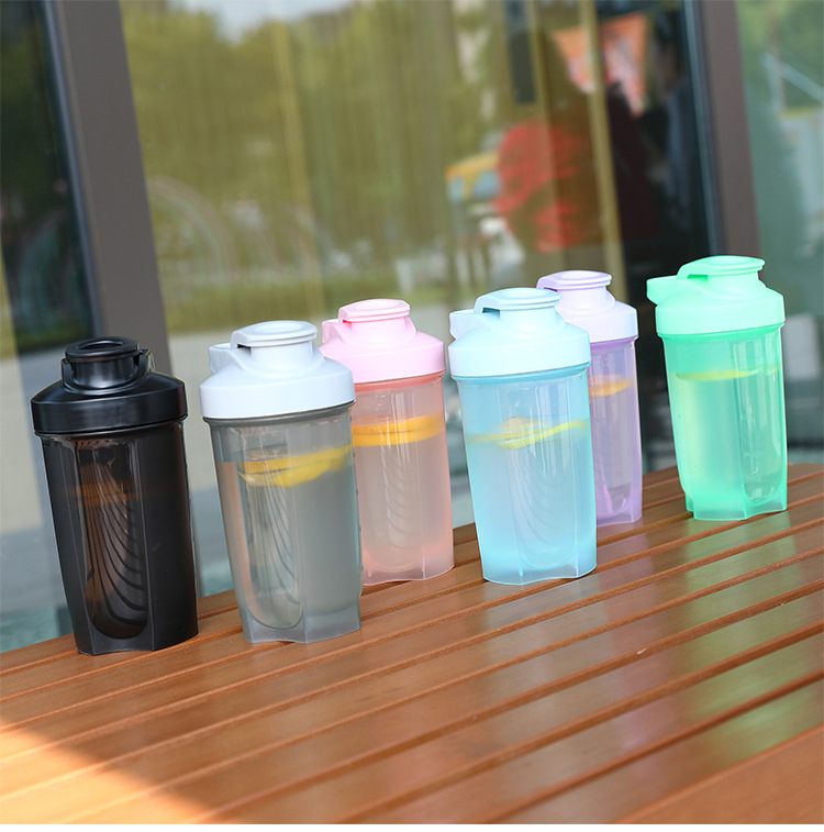 Shaker sportiv de 500 ml, cu scară de măsurare, portabil