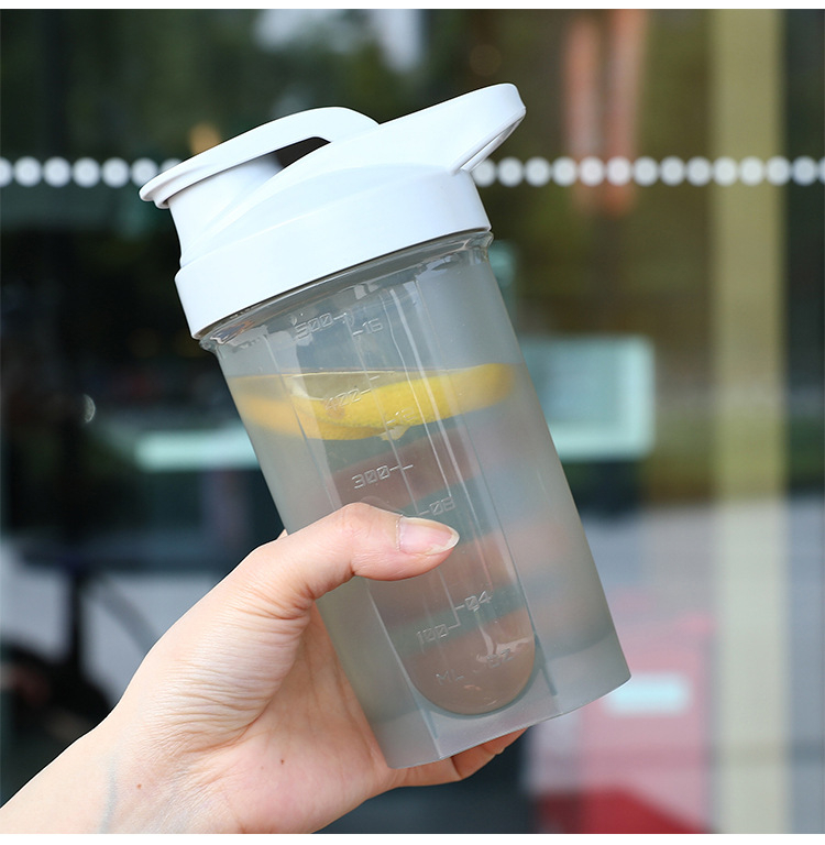 Shaker sportiv de 500 ml, cu scară de măsurare, portabil