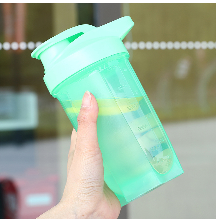 Shaker sportiv de 500 ml, cu scară de măsurare, portabil