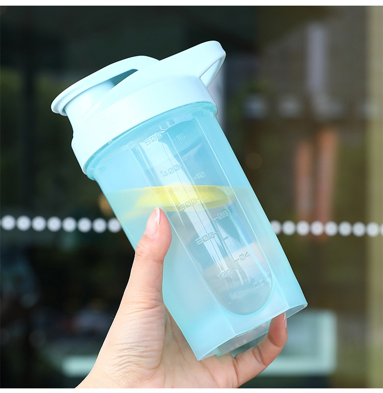 Shaker sportiv de 500 ml, cu scară de măsurare, portabil