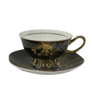 Set din ceramică franceză pentru ceai de după-amiază, cu ceainic, căni și farfurioare de cafea cu detalii aurii, căni pentru ceai cu flori și ceai negru, sigla cafenelei
