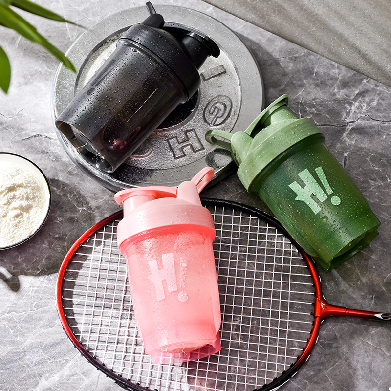 Cupa de proteine pentru shake, recipient sport portabil din plastic, rezistent la temperaturi înalte și la căderi, material alimentar, capacitate mare.