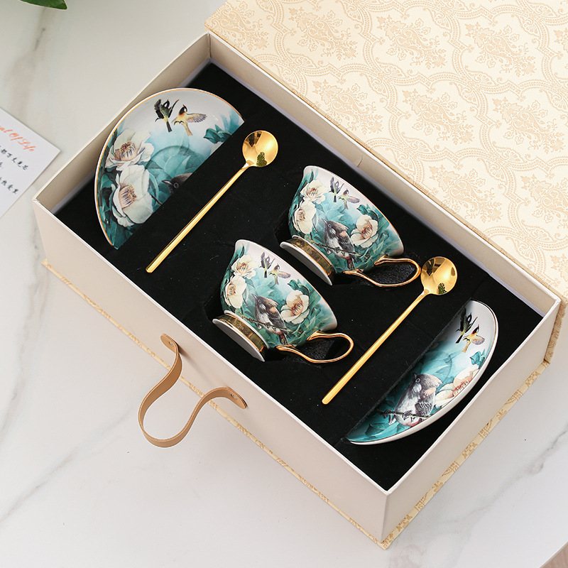 Set de cafea din porțelan osos cu model floral și ceainic de sticlă