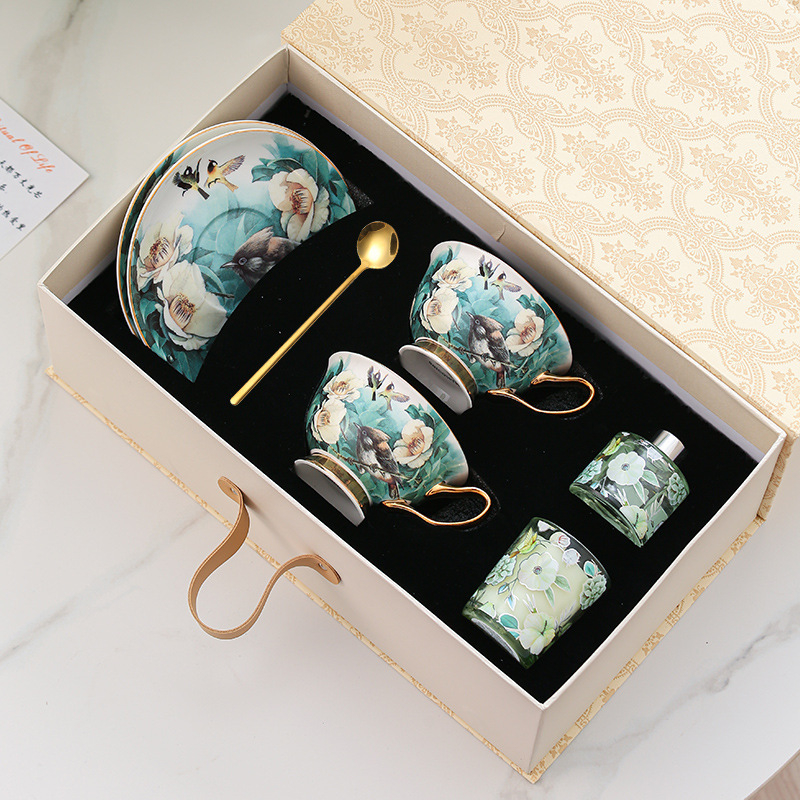 Set de cafea din porțelan osos cu model floral și ceainic de sticlă