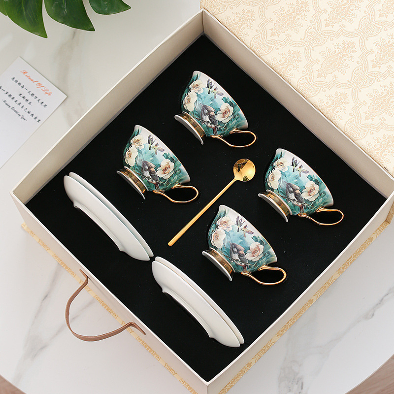 Set de cafea din porțelan osos cu model floral și ceainic de sticlă