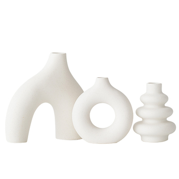 Set boem de trei vaze ceramice albe, cu design geometric rotund, fără glazură