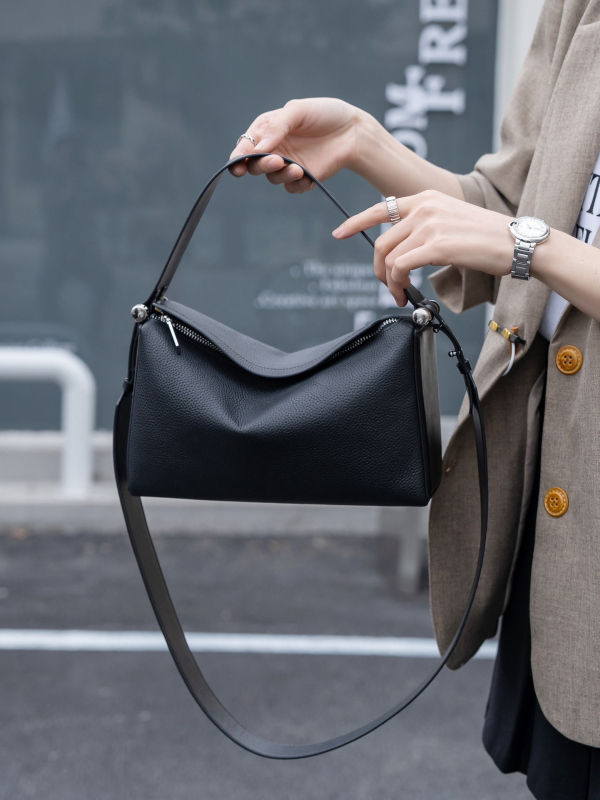 Ženska torba od kože prvog sloja s mat završnom obradom, jesen 2025, prava koža, svestrana torba za svakodnevnu uporabu - za rame i crossbody