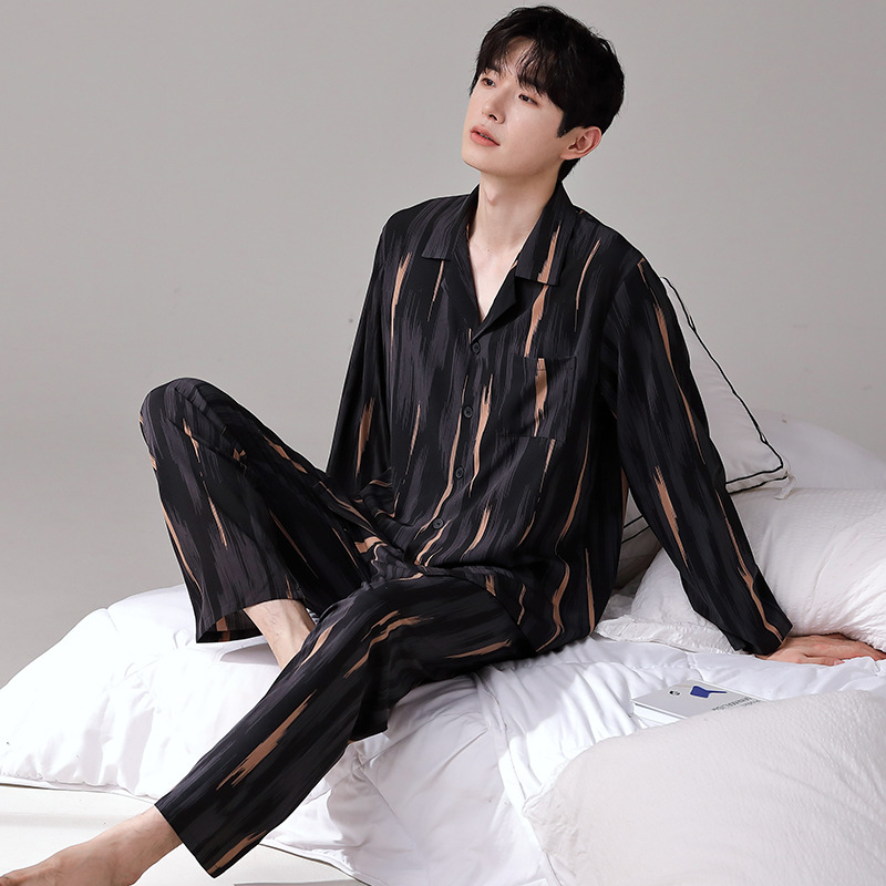 Muški ljetni pijama set od ice silk – tanak gornji dio s kratkim rukavima i hlače, za mlade muškarce