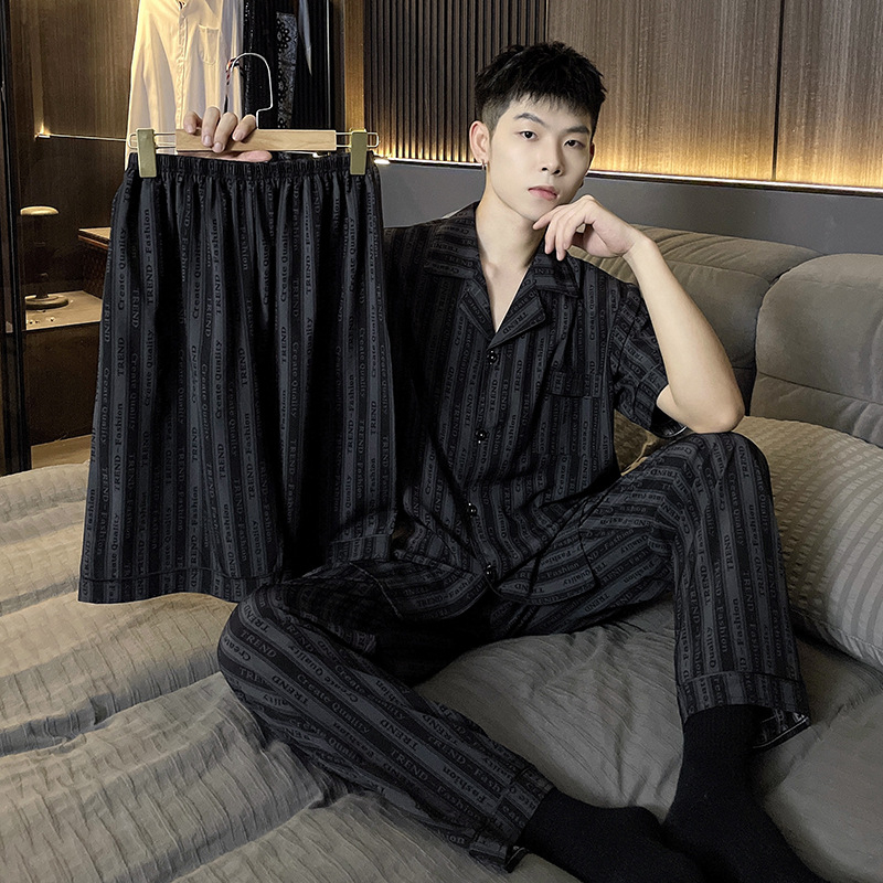 Muški ljetni pijama set od ice silk – tanak gornji dio s kratkim rukavima i hlače, za mlade muškarce