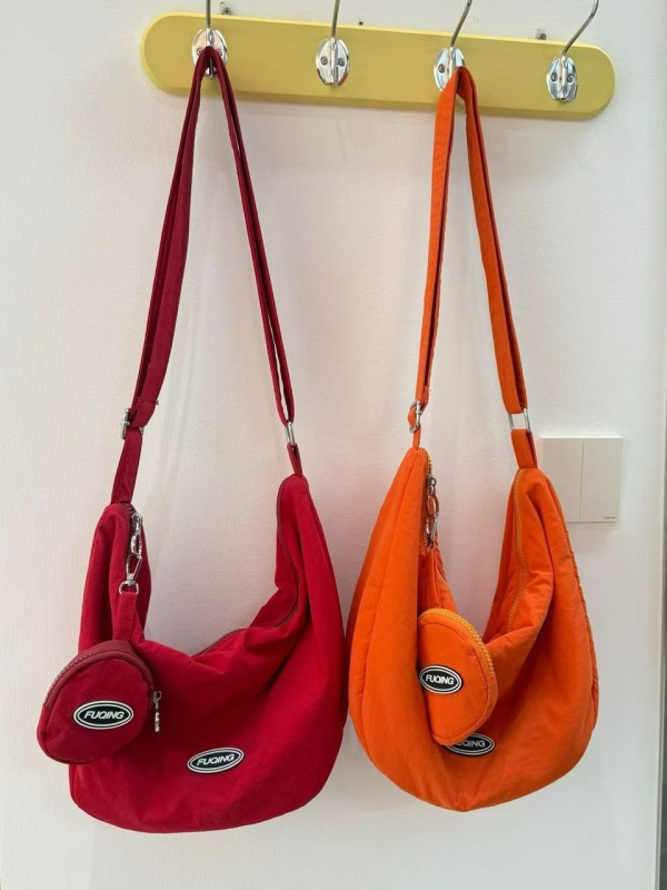 Ženska platnena torba s blok bojama, casual ramena torba u dumpling stilu, džep za ruž, sportska crossbody torba
