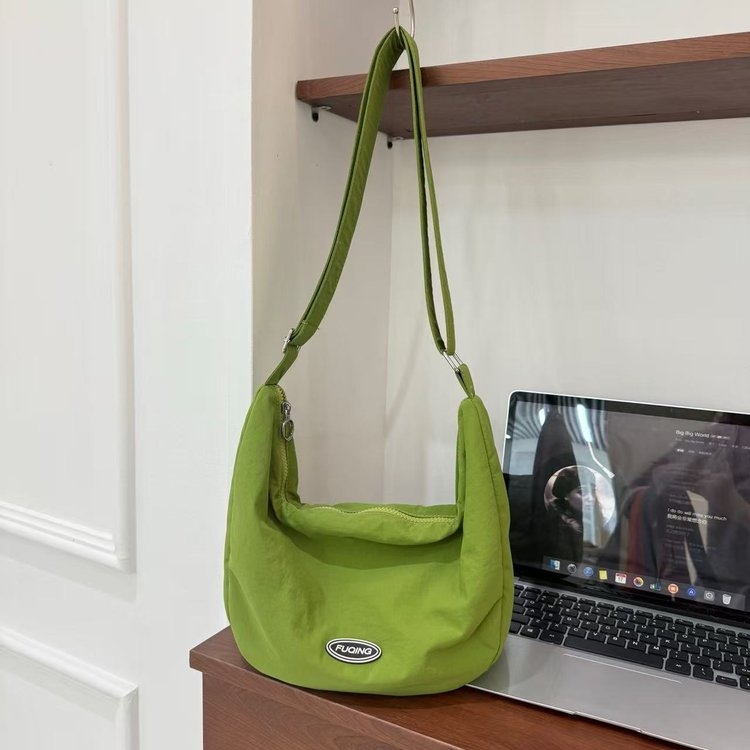Ženska platnena torba s blok bojama, casual ramena torba u dumpling stilu, džep za ruž, sportska crossbody torba