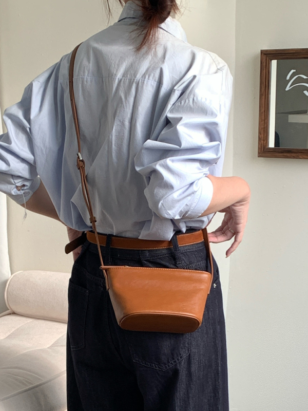 Ženska torbica za telefon od prave kože, prvi sloj goveđe kože, oblik čamca, mala crossbody torba s jednim naramenicom, svakodnevna upotreba, proljeće 2026