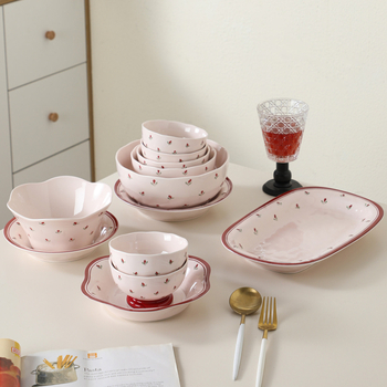 Set de boluri și farfurii din ceramică cu model roșu de flori sub glazură, pentru uz casnic, drăguț