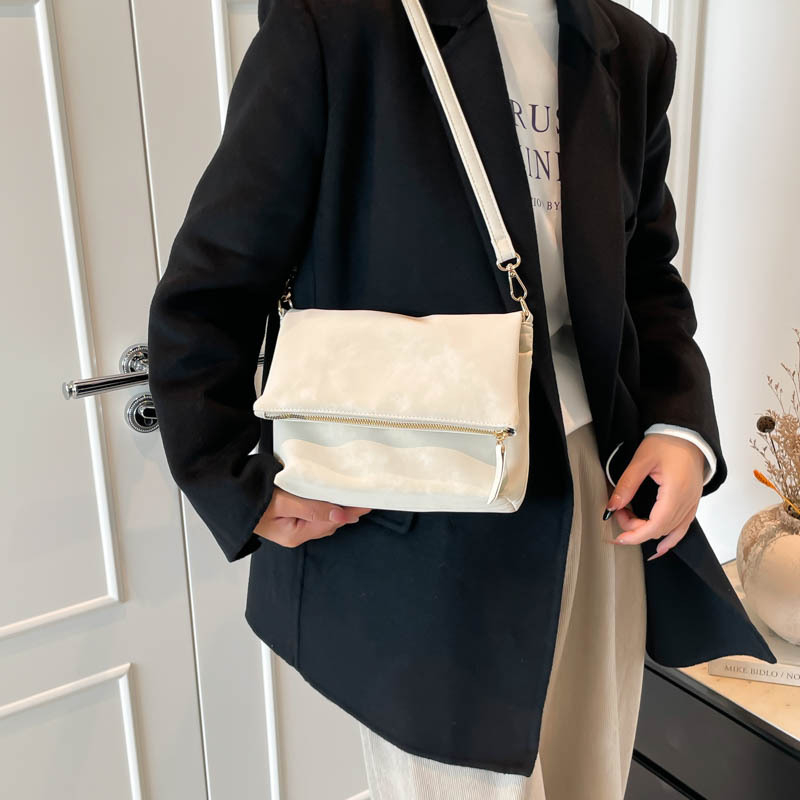 Ženska kožna crossbody torbica s preklopnim poklopom u obliku koverti, sedlani dizajn, srednja veličina, velika kapaciteta, vrhunski izgled