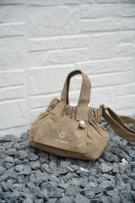 Nova mini torba u korejskom stilu s kontrastnim bojama, svježa i slatka, pretinac za ruž, ključe i novčiće, svestrana crossbody torba