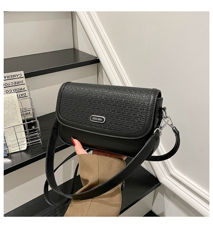 Ženska torba u korejskom stilu za ispod pazuha, baguette torba preko ramena, crossbody, mala kvadratna torba