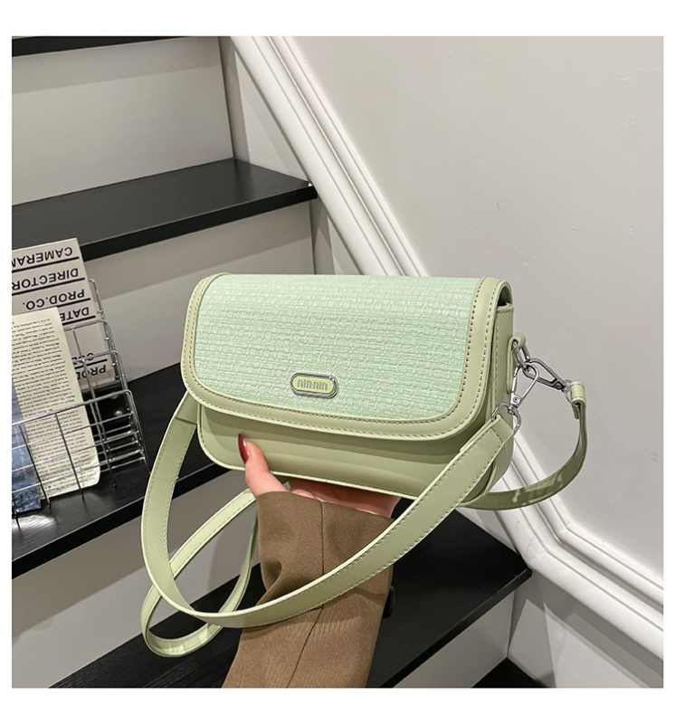 Ženska torba u korejskom stilu za ispod pazuha, baguette torba preko ramena, crossbody, mala kvadratna torba