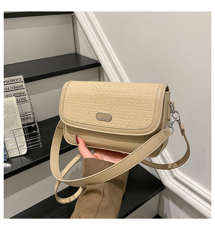 Ženska torba u korejskom stilu za ispod pazuha, baguette torba preko ramena, crossbody, mala kvadratna torba