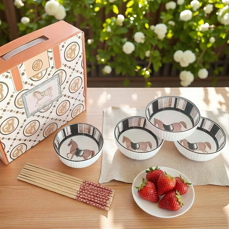 Set ceramic cu 4 boluri și 4 bețișoare, Anul Calului, cu logo personalizat