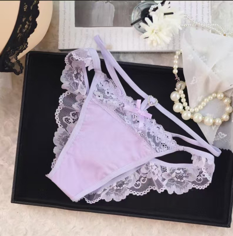 Desire serija Seksi čipkasti grudnjak s kristalnim detaljima, tanke naramenice, push-up, set donjeg rublja