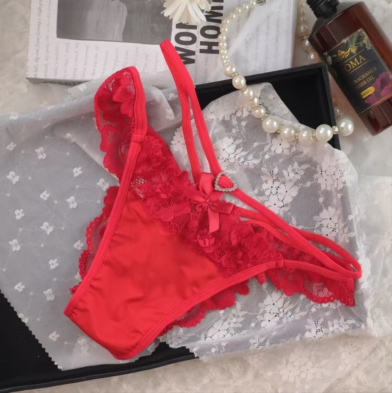 Desire serija Seksi čipkasti grudnjak s kristalnim detaljima, tanke naramenice, push-up, set donjeg rublja