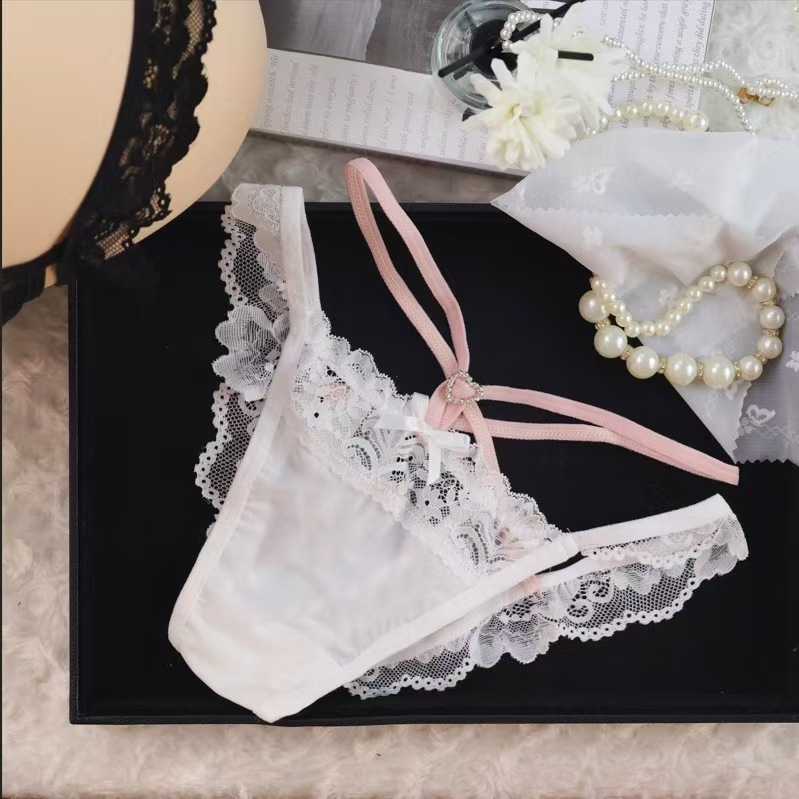 Desire serija Seksi čipkasti grudnjak s kristalnim detaljima, tanke naramenice, push-up, set donjeg rublja