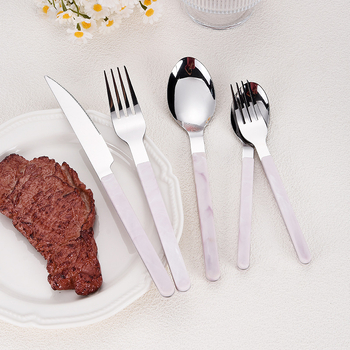 Set din oțel inoxidabil, stil occidental, cuțit, furculiță și lingură cu mâner, incluzând cuțit pentru steak, furculiță, lingură și linguriță de desert, într-un set cadou.