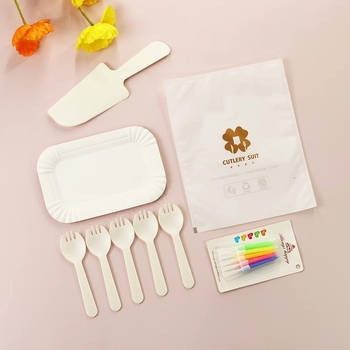 Set de farfurii, cuțite și furculițe de unică folosință pentru tort, colorat, din plastic PS, 100 de bucăți