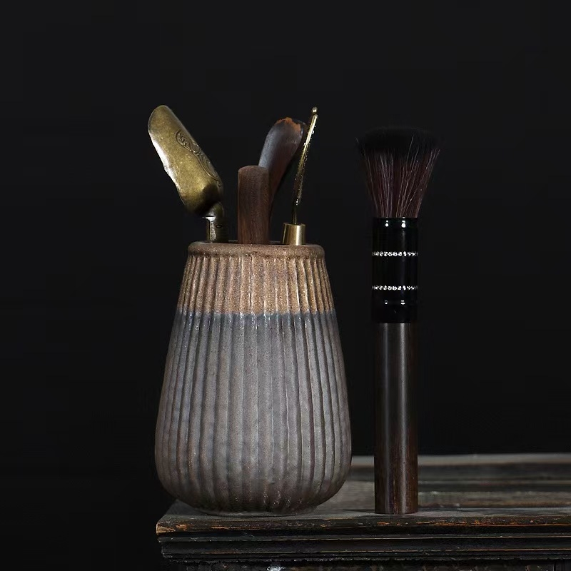 Setul celor Șase Domni pentru Ceremonia Ceaiului, ceramică cu aur pentru uz casnic — ac de ceai, clips de ceai, perie pentru ceainic, instrumente de preparare a ceaiului