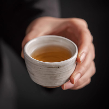 Ceasă de ceai ceramică, lucrată manual, în stil wabi-sabi, cu glazură pudră, ceașcă de degustare a ceaiului pentru uz casnic