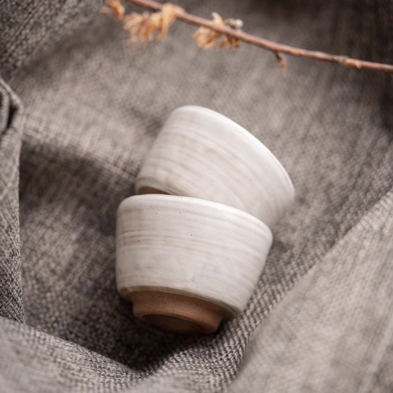 Ceasă de ceai ceramică, lucrată manual, în stil wabi-sabi, cu glazură pudră, ceașcă de degustare a ceaiului pentru uz casnic