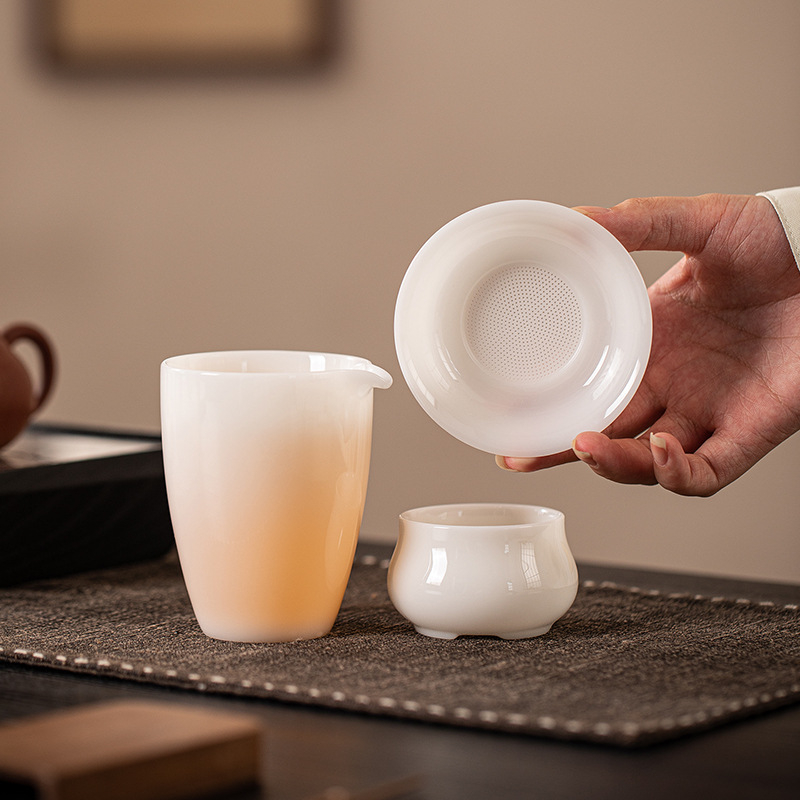 Filtru de ceai din porțelan alb, cu filtrare integrată – set de ceai ceramic complet