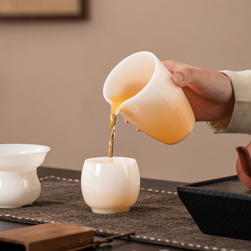 Filtru de ceai din porțelan alb, cu filtrare integrată – set de ceai ceramic complet
