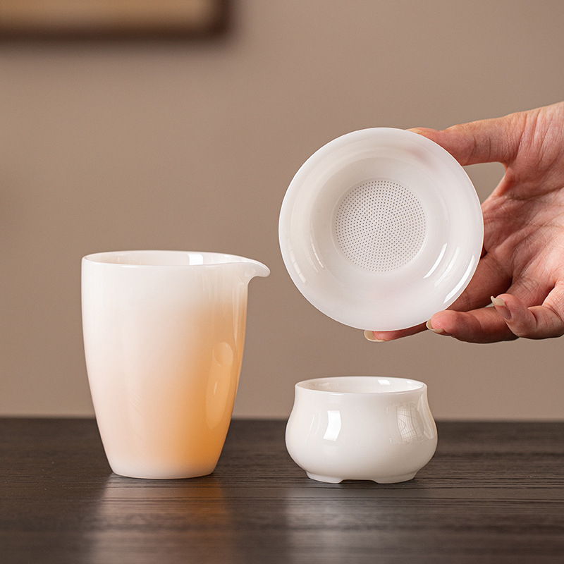 Filtru de ceai din porțelan alb, cu filtrare integrată – set de ceai ceramic complet
