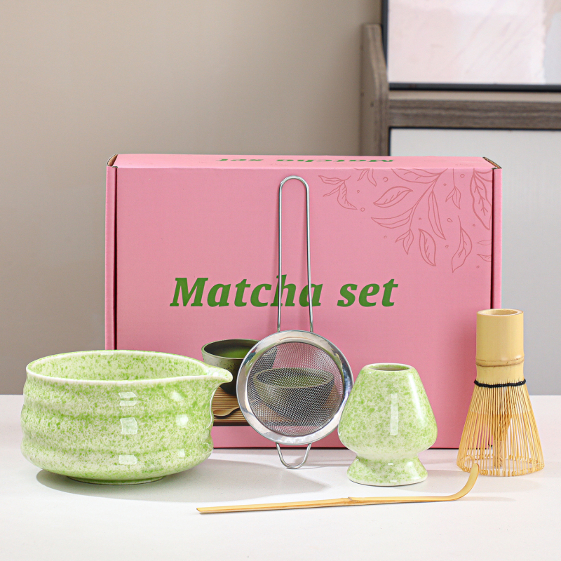 Set bol Matcha cu accesorii pentru ceremonia ceaiului: tel de bambus, suport pentru tel, lingură cu gură, prosoape de ceai