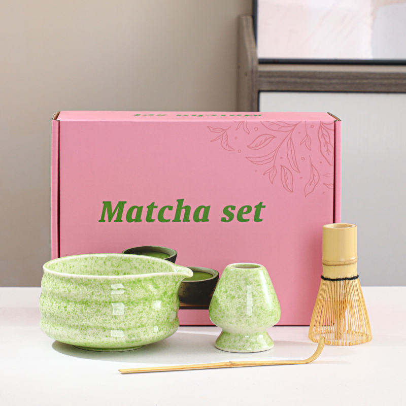 Set bol Matcha cu accesorii pentru ceremonia ceaiului: tel de bambus, suport pentru tel, lingură cu gură, prosoape de ceai