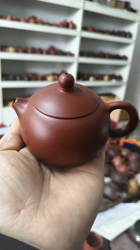 Ceainic din lut purpuriu, lucrat manual, stil Red Robe Xishi, pentru pregătirea ceaiului acasă, într-o cutie cadou