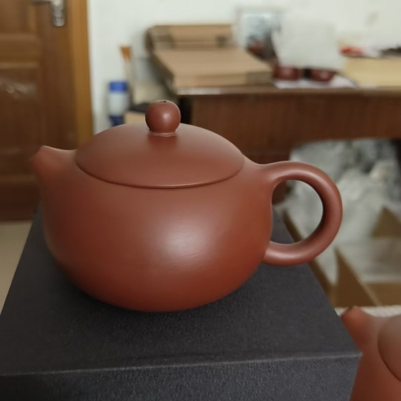 Ceainic din lut purpuriu, lucrat manual, stil Red Robe Xishi, pentru pregătirea ceaiului acasă, într-o cutie cadou