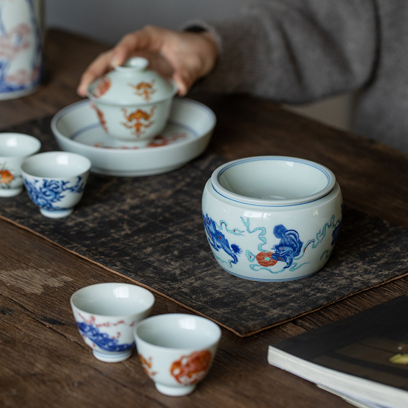 Accesoriu ceramic albastru-alb pentru ceremonia ceaiului – ceașcă de spălare a ceaiului