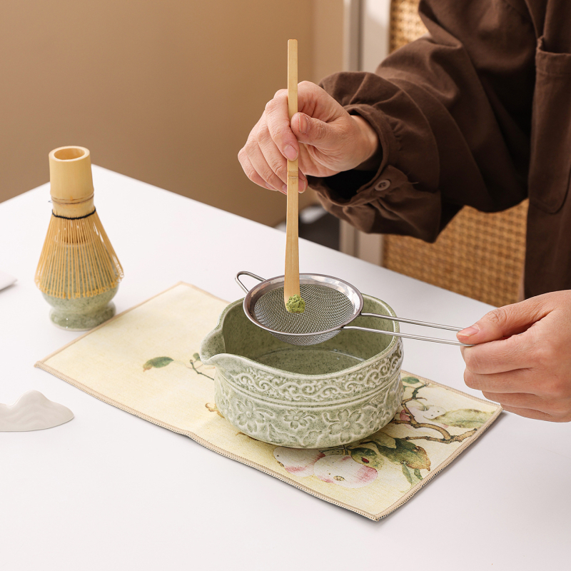 Vas ceramic pentru matcha cu gură de turnare, design cu flori de cireș, set de 100 pensule pentru matcha