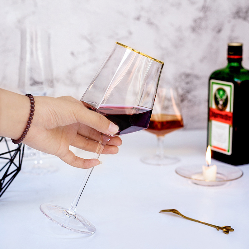 Pahar de vin din cristal cu design hexagonal diamantat, margine aurită, transparent, 301–400 ml, stil modern minimalist