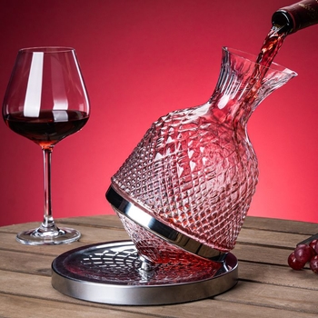 Set Burgundy din cristal fără plumb cu suport integrat: decantor și două pahare