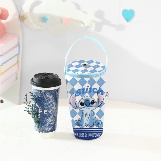 Husă pentru ceașcă de Milk Tea Stitch cu mâner – husă portabilă pentru birou