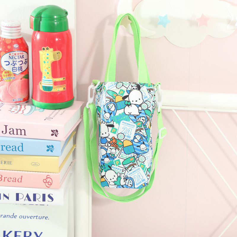 Desen animat japonez în stil japonez cu Kuromi monstru pește, geantă din pânză pentru sticla de apă, curea crossbody și mâner, utilizare duală pentru ieșiri