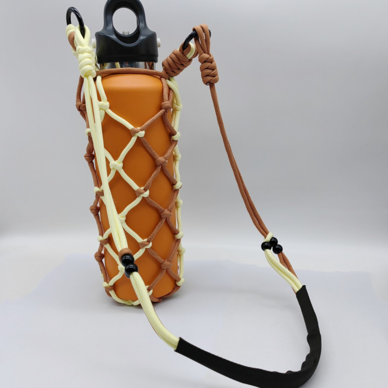 Da Gu husă portabilă pentru sticlă de apă, cu țesătură Paracord, husă izolatoare pentru pahar și buzunar din plasă pe curea