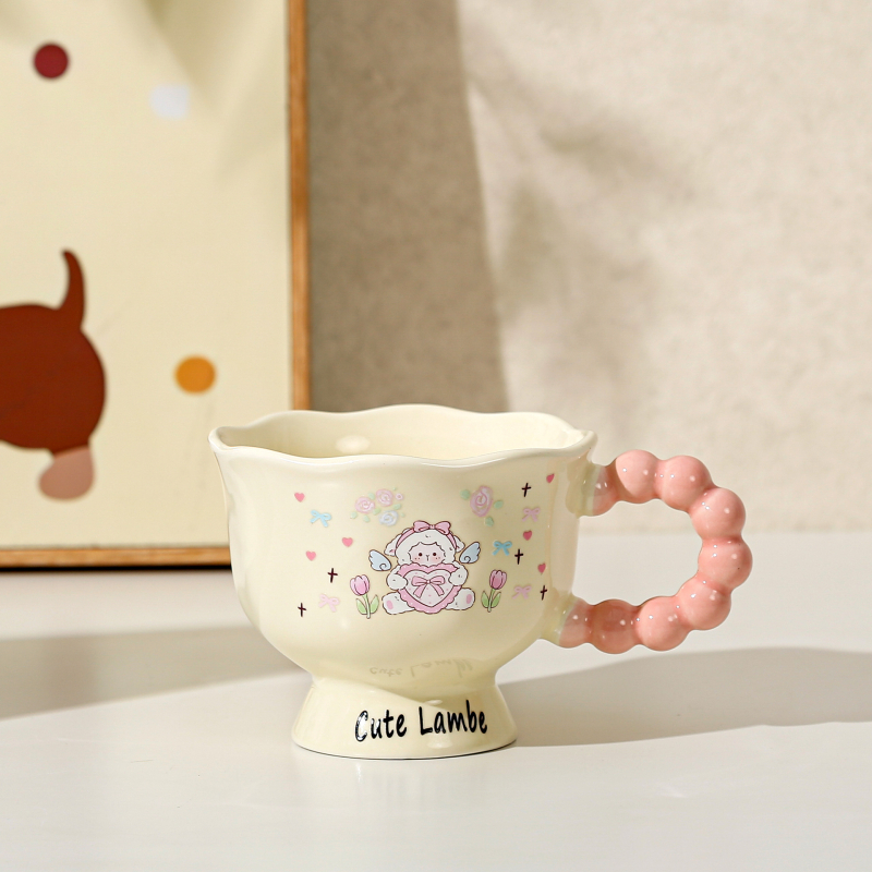 Cană ceramică cu lalea și miel